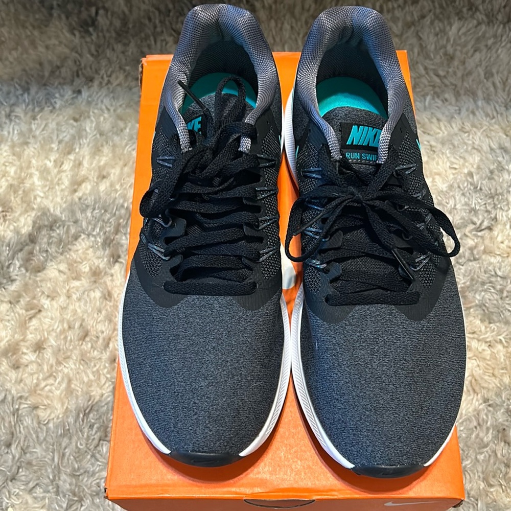 Nike run swift brand new